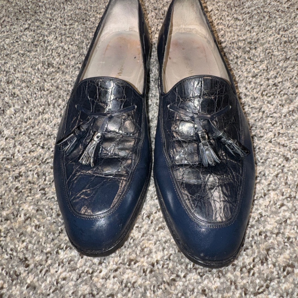 Johnston & Murphy Size 9.5 Navy Blue Leather Two Tone Embossed Tassel Loafers